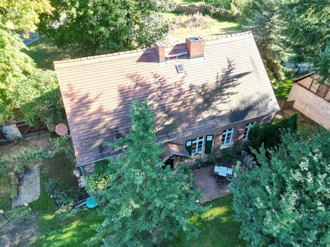 Dach und Gartenseite aus der Luft