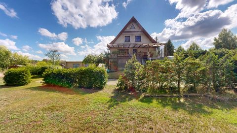 Blick vom Garten zum Haus