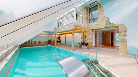 Indoor-Pool